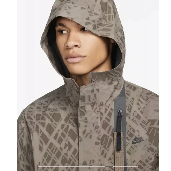 NWT NIKE TECH PACK - Picture 4 of 16